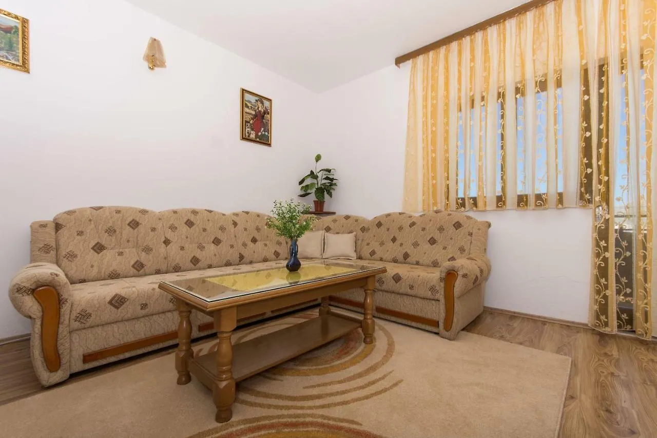 Apartment Ljube Trogir