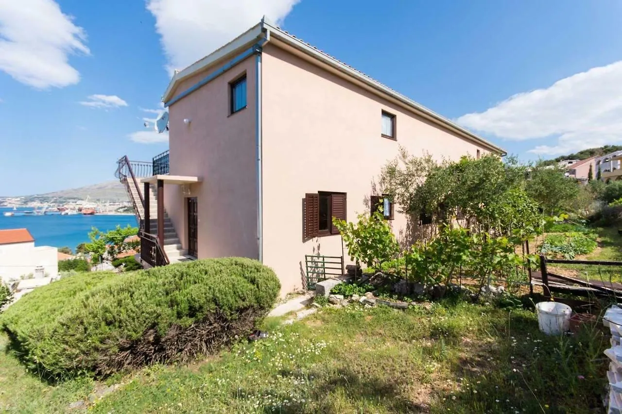 Apartment Ljube Trogir