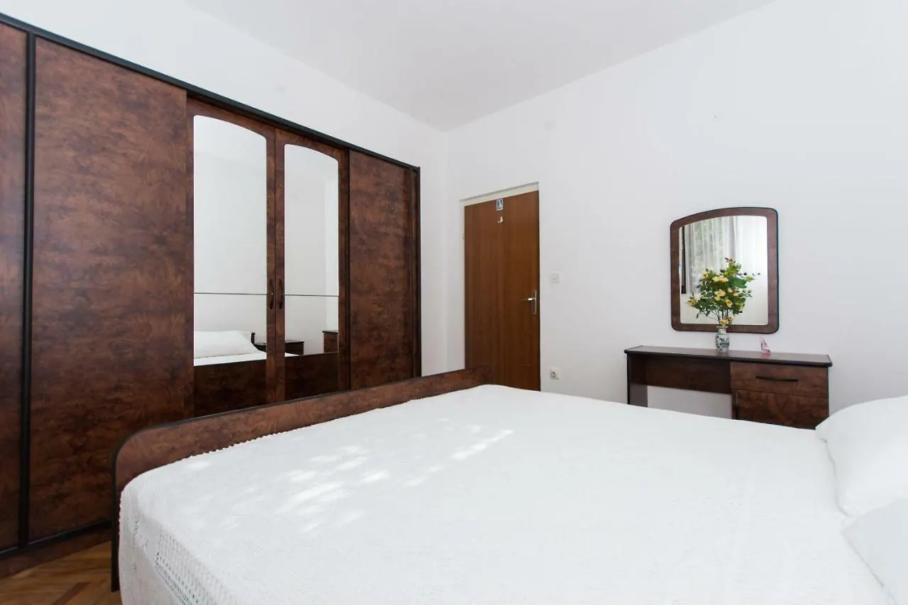 Apartment Ljube Trogir