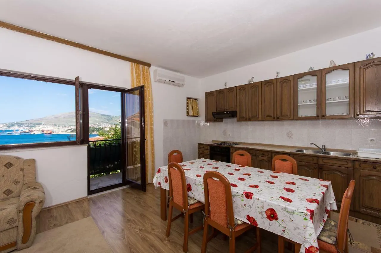 Apartment Ljube Trogir