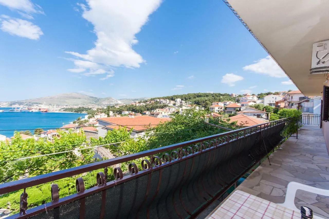Apartment Ljube Trogir