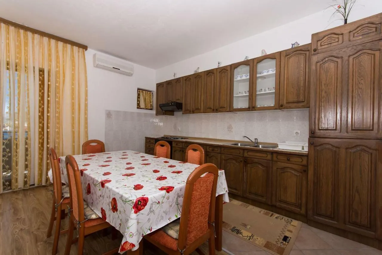 Apartment Ljube Trogir