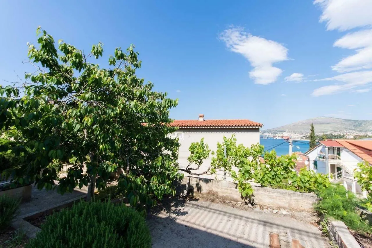 Apartment Ljube Trogir Kroatien