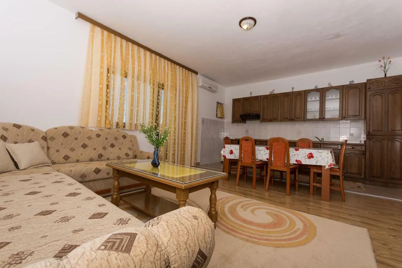 Apartment Ljube Trogir