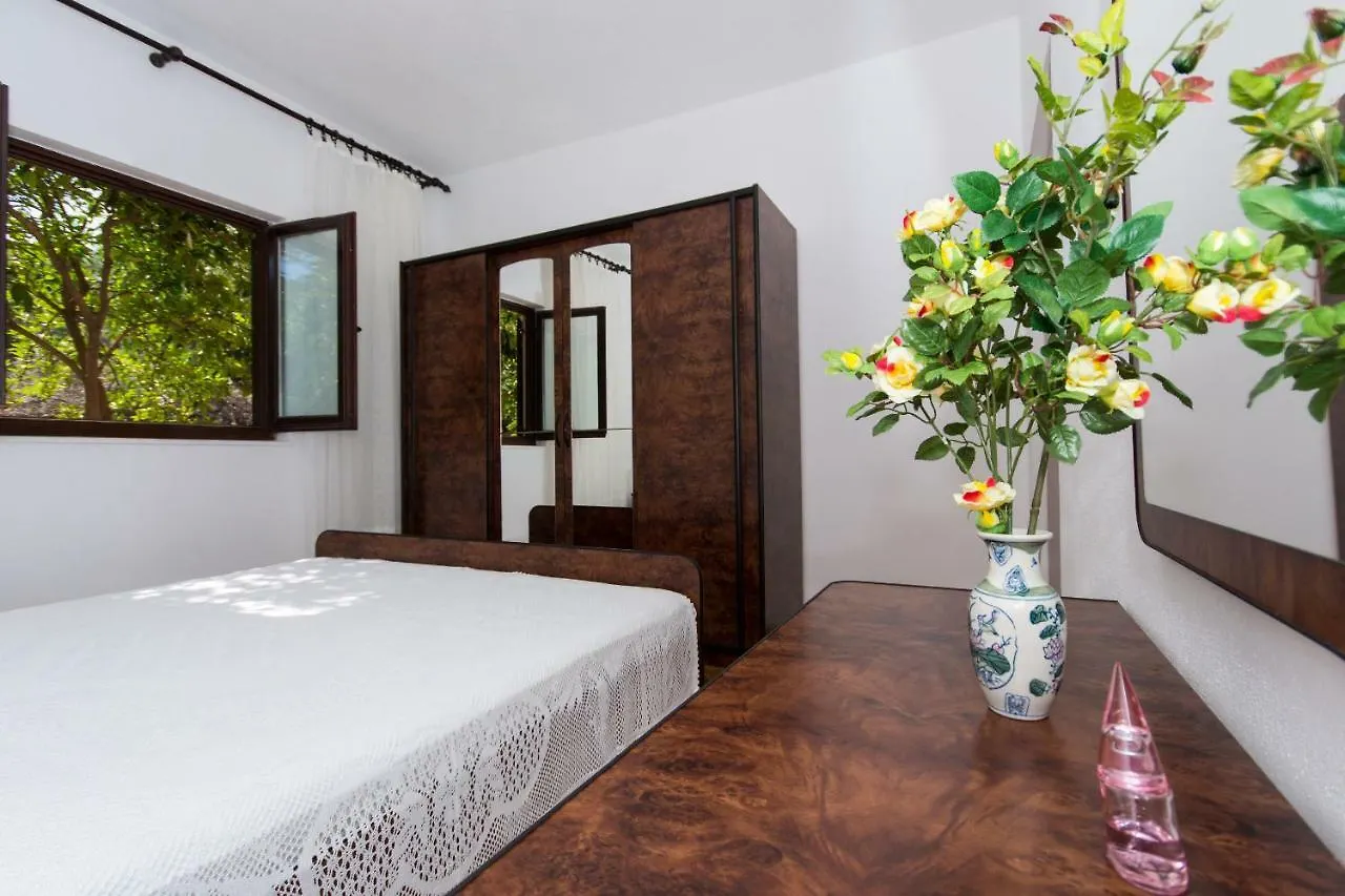 Apartment Ljube Trogir